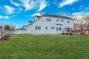 3 Liberty Pl, Coram, NY 11727 - Photo 37