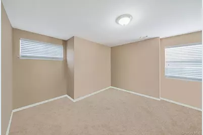 3 Liberty Place, Coram, NY 11727 - Photo 25