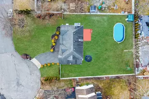 3 Liberty Pl, Coram, NY 11727 - Photo 3