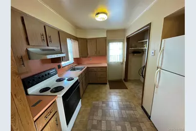 20 Wyona Avenue, Lindenhurst, NY 11757 - Photo 7