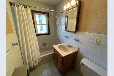 20 Wyona Avenue, Lindenhurst, NY 11757 - Photo 13