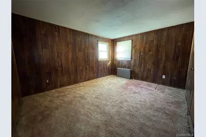 20 Wyona Avenue, Lindenhurst, NY 11757 - Photo 17