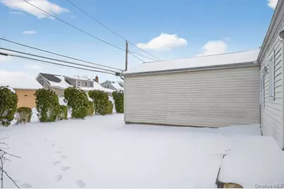 1075 Olympia Road, North Bellmore, NY 11710 - Photo 21