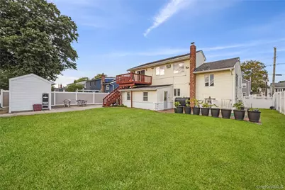 1012 N Ontario Avenue, Lindenhurst, NY 11757 - Photo 19