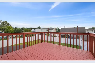 1012 N Ontario Avenue, Lindenhurst, NY 11757 - Photo 15