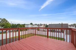 1012 N Ontario Ave, Lindenhurst, NY 11757 - Photo 15