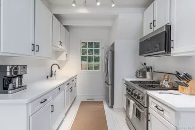 3075 Lighthouse Road, Southold, NY 11971 - Photo 11