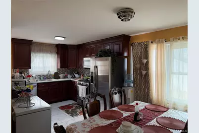 458 Carlls Path, Deer Park, NY 11729 - Photo 5