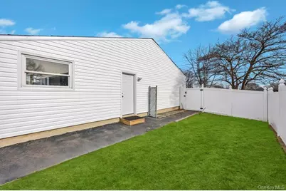 90 Selden Boulevard, Centereach, NY 11720 - Photo 5