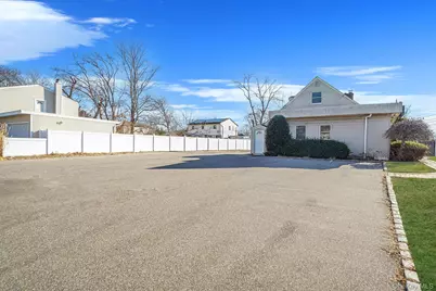 1469 Deer Park Avenue, North Babylon, NY 11703 - Photo 37