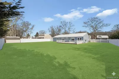 220 Washington Avenue, Patchogue, NY 11772 - Photo 19