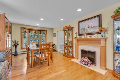 39 Hillturn Lane, Roslyn Heights, NY 11577 - Photo 7