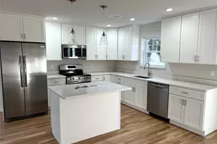 20 10th St, Ronkonkoma, NY 11790 - Photo 3