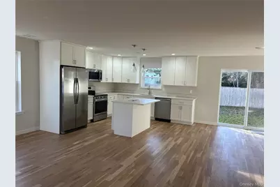 20 10th Street, Ronkonkoma, NY 11779 - Photo 3