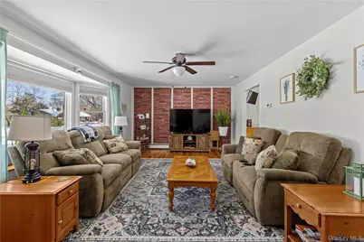 93 Saint Marys Drive, Jamesport, NY 11947 - Photo 5