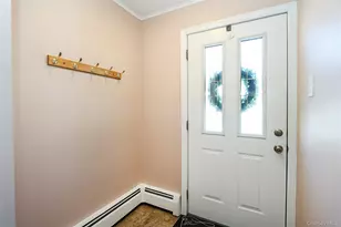 70 Corncrib Ln, Levittown, NY 11756 - Photo 3