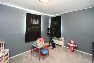 70 Corncrib Ln, Levittown, NY 11756 - Photo 19