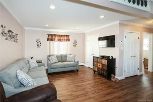 70 Corncrib Ln, Levittown, NY 11756 - Photo 7