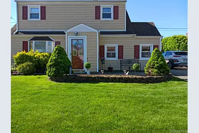70 Corncrib Lane, Levittown, NY 11756 - Photo 1