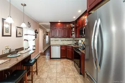 70 Corncrib Lane, Levittown, NY 11756 - Photo 13