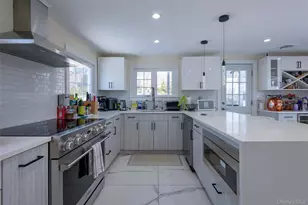 20 N Ravine Rd, Great Neck, NY 11023 - Photo 9