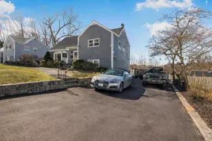 8 Montrose Rd, Yonkers, NY 10710 - Photo 33