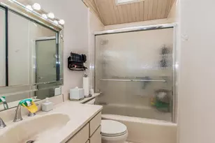 8 Montrose Rd, Yonkers, NY 10710 - Photo 17