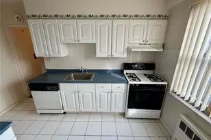 70-25 Yellowstone Blvd, Forest Hills, NY 11375 - Photo 21