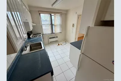 70-25 Yellowstone Boulevard #3H, Forest Hills, NY 11375 - Photo 17