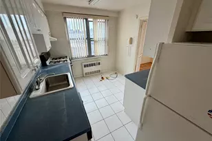 70-25 Yellowstone Blvd, Forest Hills, NY 11375 - Photo 17