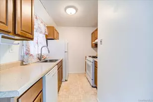 37 Alpine Dr, Wappingers Falls, NY 12590 - Photo 3