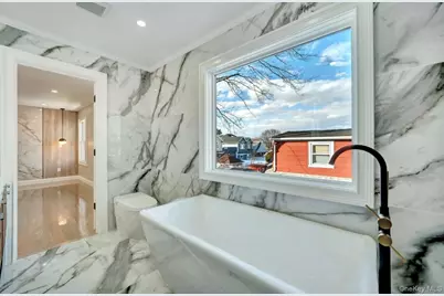 340 Doris Avenue, Franklin Square, NY 11010 - Photo 39