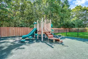 460 Old Town Rd, Port Jefferson Station, NY 11776 - Photo 17