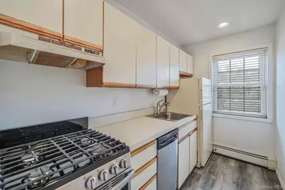 460 Old Town Road #19H, Port Jefferson Station, NY 11776 - Photo 7