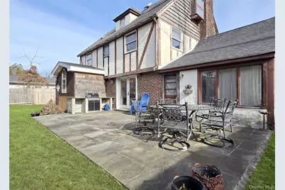 410 Greene Avenue, Sayville, NY 11782 - Photo 17