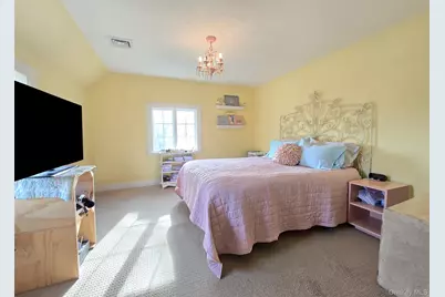 410 Greene Avenue, Sayville, NY 11782 - Photo 9