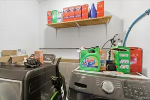 56 Park Ln, Medford, NY 11763 - Photo 11