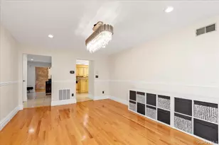 219 Carnation Dr, Farmingdale, NY 11735 - Photo 9