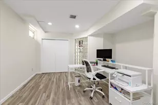 219 Carnation Dr, Farmingdale, NY 11735 - Photo 31