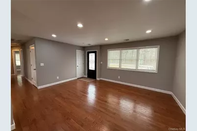 1068 Connetquot Avenue, Central Islip, NY 11722 - Photo 7