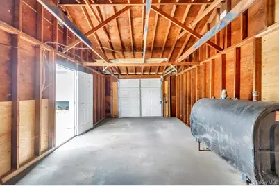 3004 New London Avenue, Medford, NY 11763 - Photo 31