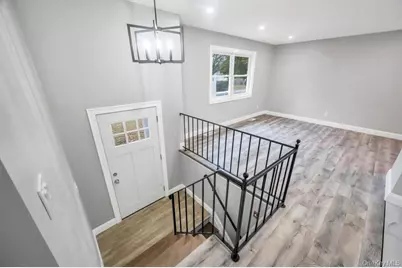 3004 New London Avenue, Medford, NY 11763 - Photo 5