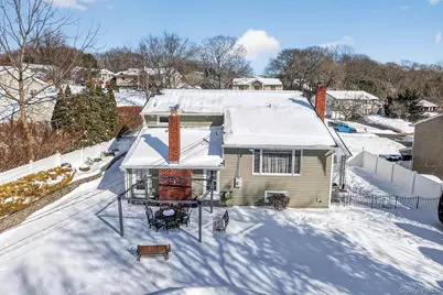 18 Hill Lane, Smithtown, NY 11787 - Photo 11