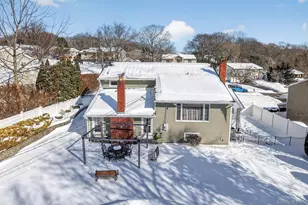 18 Hill Ln, Smithtown, NY 11787 - Photo 11