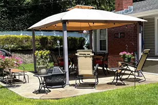 18 Hill Ln, Smithtown, NY 11787 - Photo 35