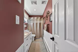 18 Hill Ln, Smithtown, NY 11787 - Photo 25