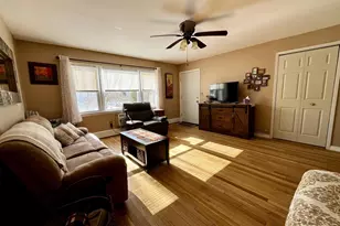 105 Finch Ln, Islip, NY 11751 - Photo 7