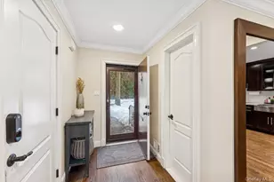 17 Windsor Gate Dr, North Hills, NY 11040 - Photo 3