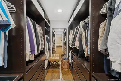 17 Windsor Gate Drive, North Hills, NY 11040 - Photo 13