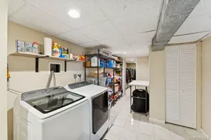 17 Windsor Gate Dr, North Hills, NY 11040 - Photo 21